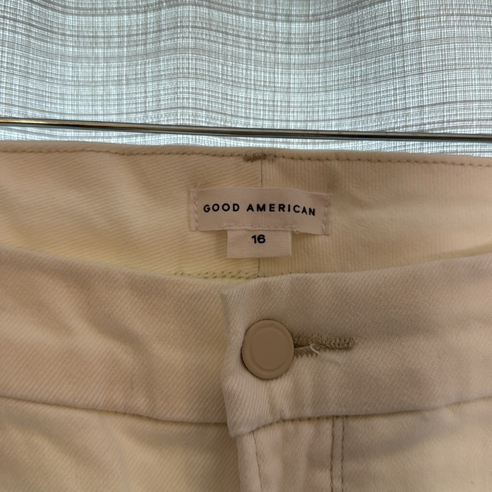 Women’s Good American plus jeans, size 16 Tall, white, bootcut - Picture 2 of 6